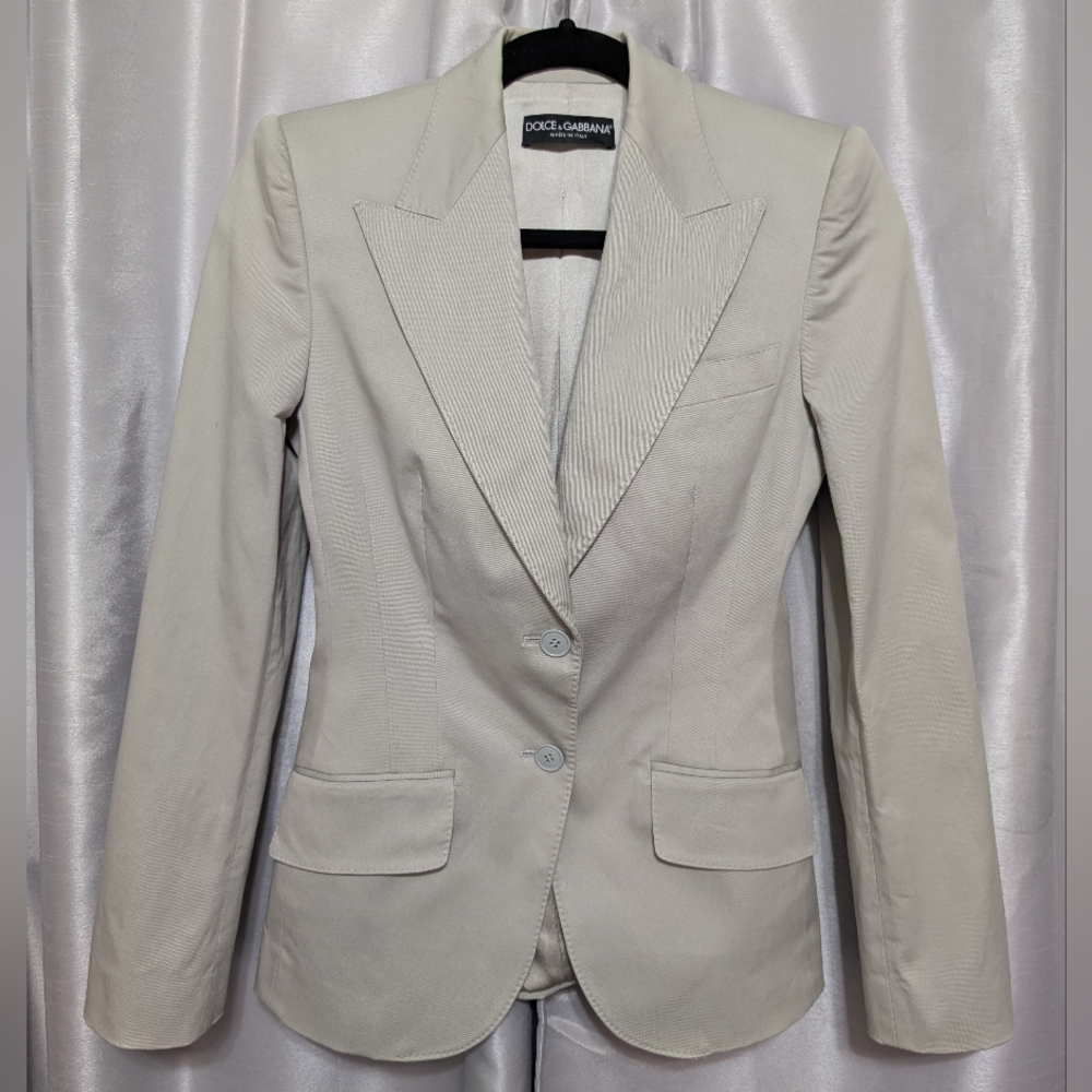 Dolce & Gabbana Cream Blazer with Fitted Silhouette